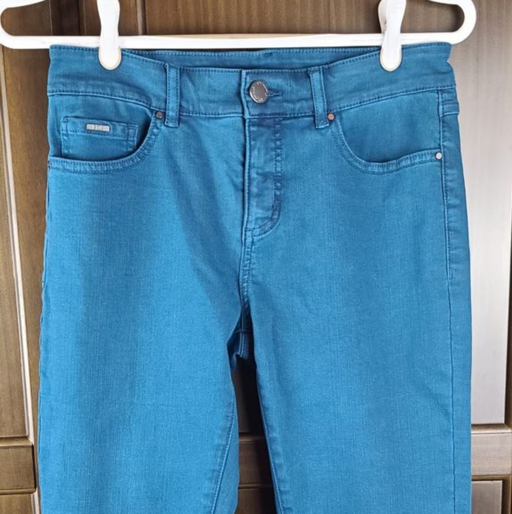 2/$30 ☆ NWOT ☆ FDJ Christina Slim Leg Peacock Blue Jeans 4